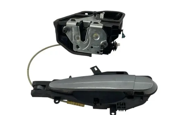 BMW X5 E70 Front door lock 7318423 1120085