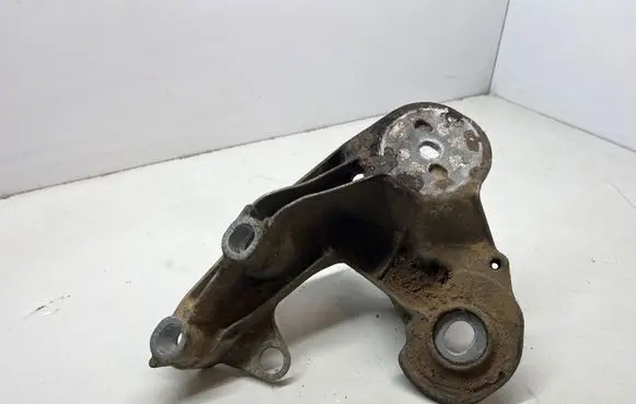 Audi A6 S6 C6 4F Engine mounting bracket 4F0199351B