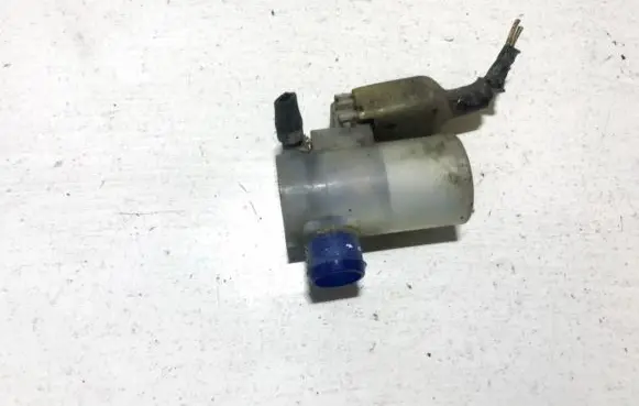 Suzuki Swift I Windscreen/windshield washer pump