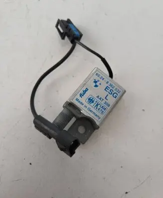 BMW 7 E38 Aerial antenna amplifier 65248362532