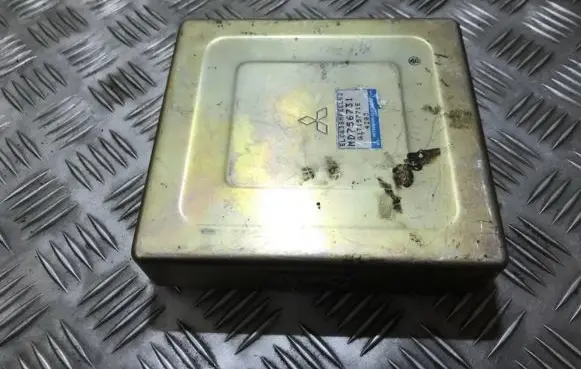 Mitsubishi Space Wagon Engine control unit/module md756731 g1t15771e
