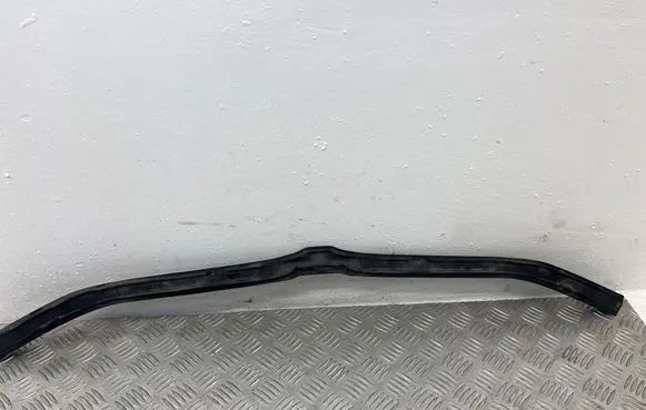 BMW 5 E60 E61 Top upper radiator support slam panel 7063835