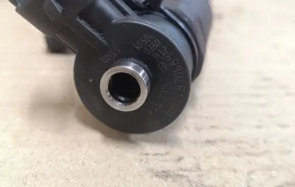 Ford Fiesta Fuel injector 0445110339 870689