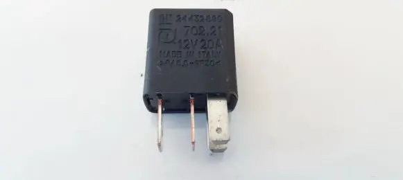 Opel Zafira A Other relay 24432680 70221