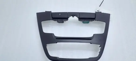 Opel Insignia A Radio/GPS head unit trim 13273253