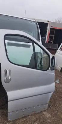 Opel Vivaro Front door
