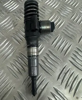 Audi A3 S3 8P Fuel injector 03G130073G