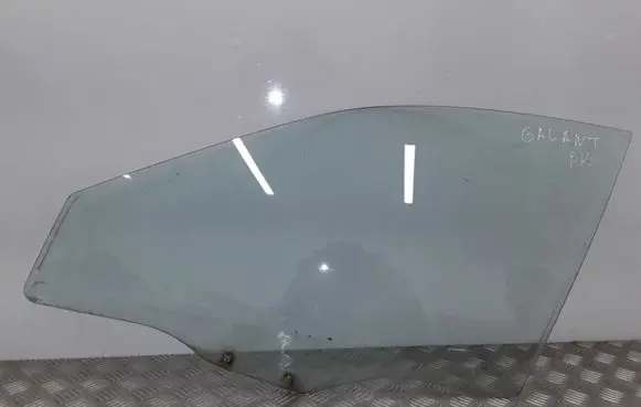 Mitsubishi Galant Front door window glass four-door 43R00033 M213AS2
