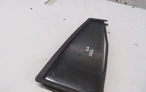 Hyundai Santa Fe Rear vent window glass 