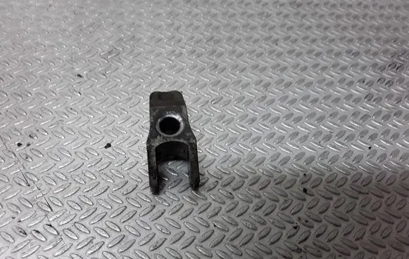 Skoda Octavia Mk1 (1U) Fuel Injector clamp holder
