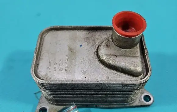 Skoda Superb B8 (3V) Engine oil radiator 06L117021G IMPRK1440379