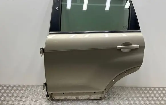 Chevrolet Captiva Rear door