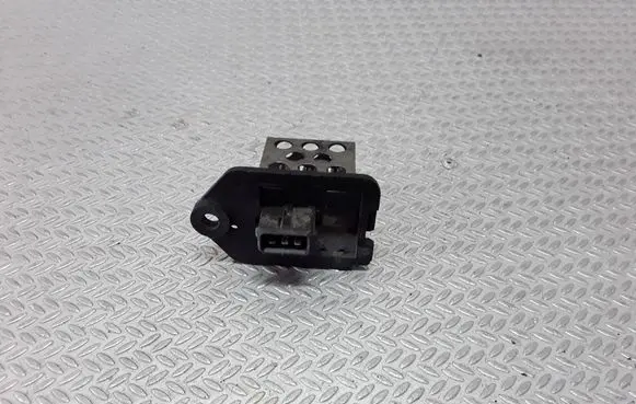 Coolant fan relay
