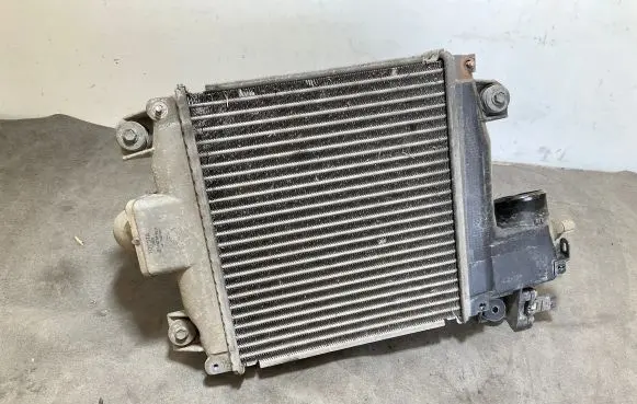 Toyota Hilux (AN10, AN20, AN30) Intercooler radiator