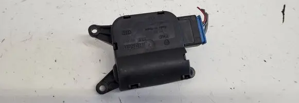Volkswagen Touareg I Air flap motor/actuator 0132801320 52495223 04T023
