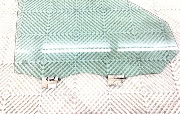 Volkswagen Transporter - Caravelle T5 Front door window glass four-door 