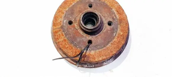 Volkswagen Golf II Drum brake (rear) 171501615b