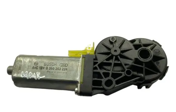 Volkswagen PASSAT B6 Seat adjustment motor 0390203224