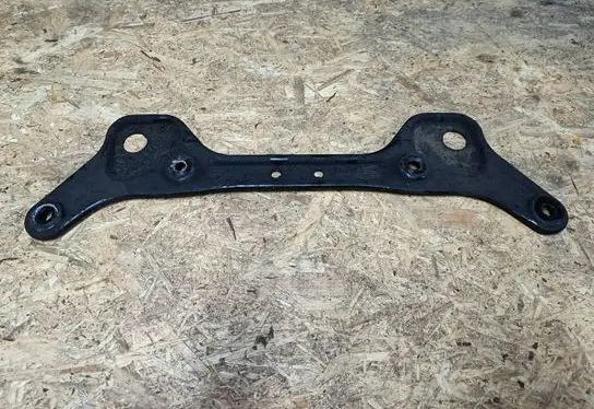 Mercedes-Benz C W204 Steering rack mounting bracket A2046280011