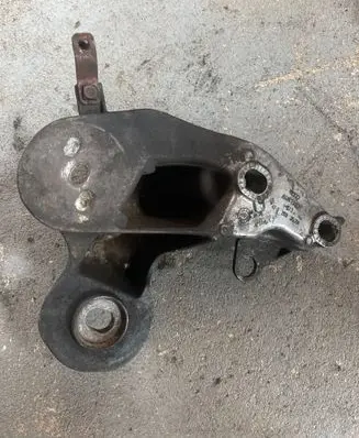Audi A6 S6 C6 4F Engine mounting bracket 4F0199352M
