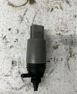 BMW 1 E82 E88 Windscreen/windshield washer pump 6934159 23557610