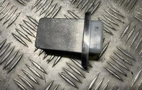Volvo 850 Heater blower motor/fan resistor 70T032B25