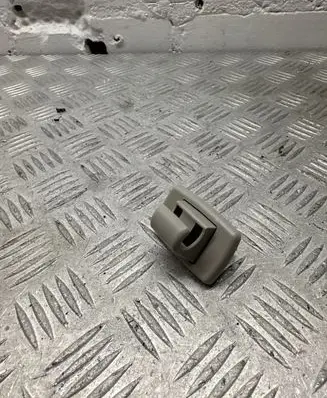 Sun visor clip/hook/bracket