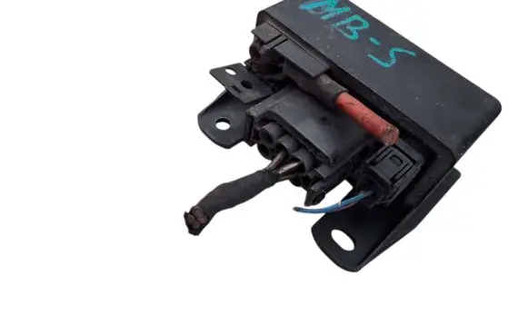 Mercedes-Benz S W140 Glow plug pre-heat relay 