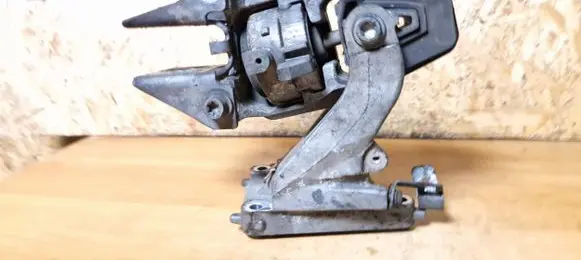 Citroen C6 Gearbox mounting bracket 9653919280