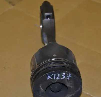 Renault Laguna I Piston with connecting rod