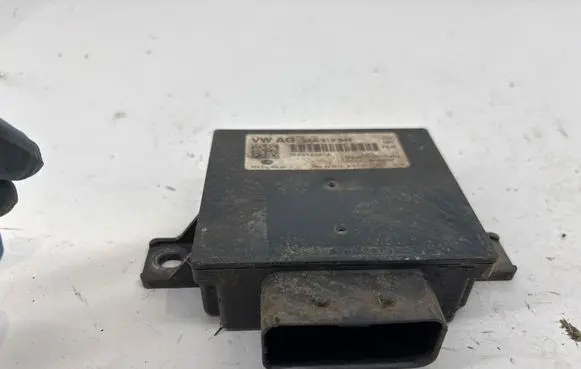 Volkswagen Jetta VI Power management control unit 3AA919041 0175545074 8ES01045240
