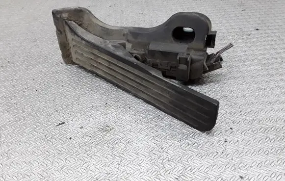 Volkswagen Golf V Accelerator throttle pedal 1K1721503L