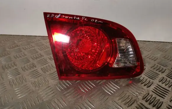 Hyundai Santa Fe Tailgate rear/tail lights 924052B000