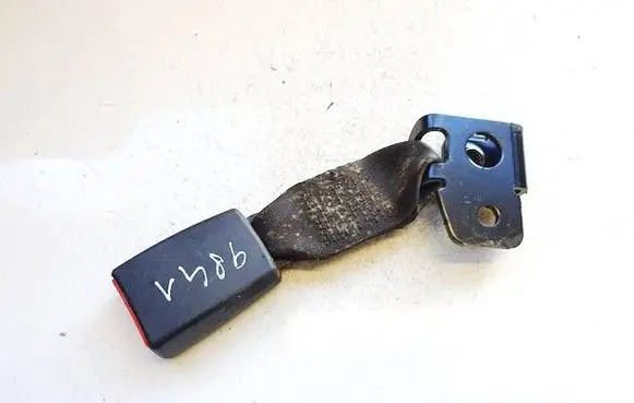 Rear seatbelt buckle