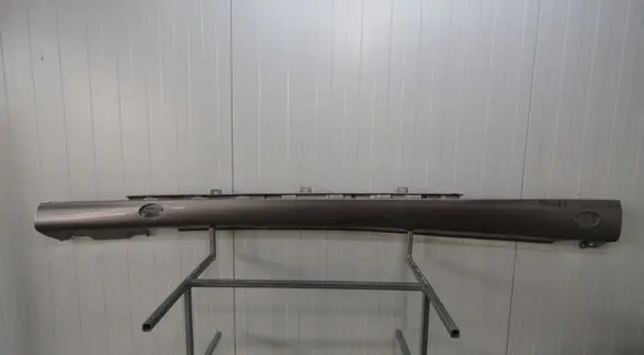Front sill (body part)