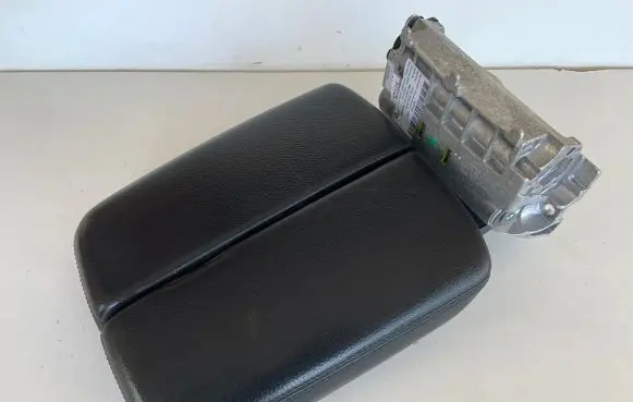 Audi Q7 4M Armrest 4M0864207AF 4M0864207AF38M