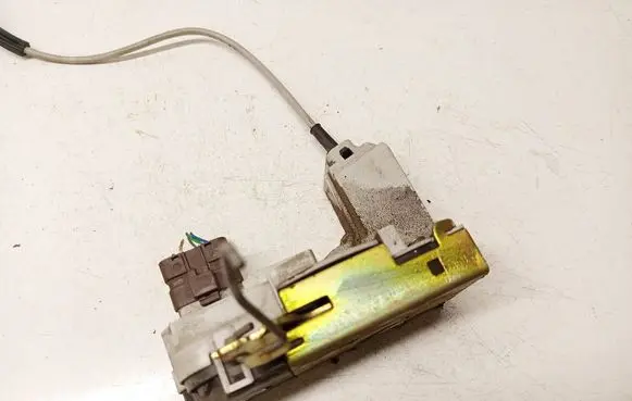 Peugeot 307 Front door lock 