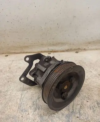 BMW 5 E39 Power steering pump