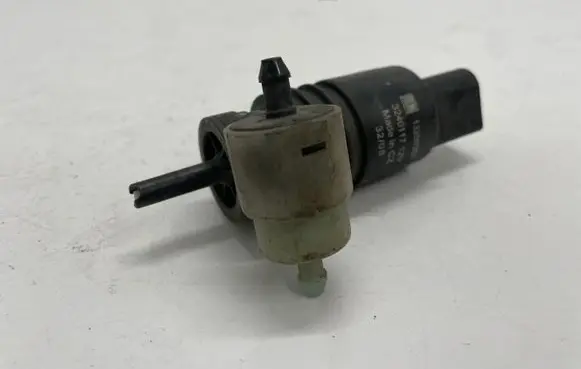 Opel Astra J Windscreen/windshield washer pump 13250357