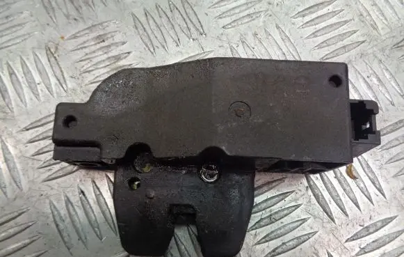 Peugeot 407 Tailgate exterior lock 