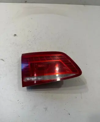 Volkswagen PASSAT B7 Tailgate rear/tail lights