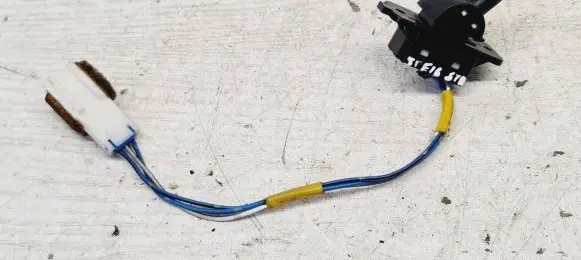 Mitsubishi Space Star Other switches/knobs/shifts 6420Q36