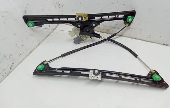 Citroen C4 II Picasso Front door window regulator with motor 9675288980