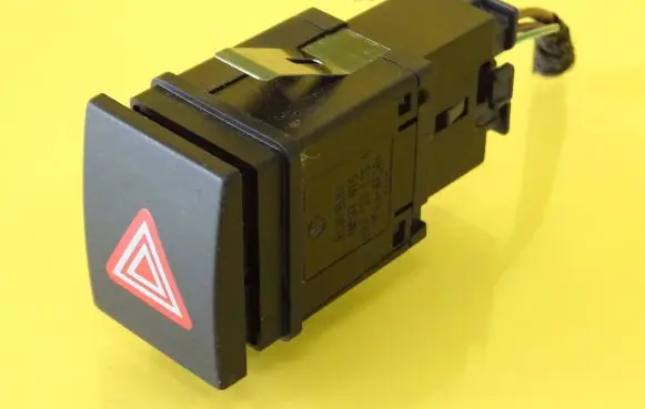 Volkswagen Polo IV 9N3 Hazard light switch 6Q0953235A