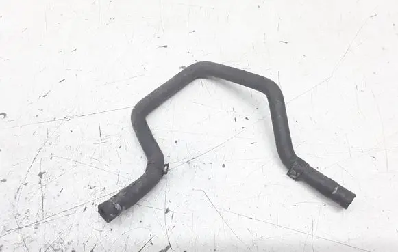 Volkswagen PASSAT B5.5 Engine coolant pipe/hose