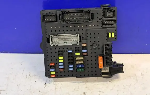 Volvo S60 Fuse module 30786646