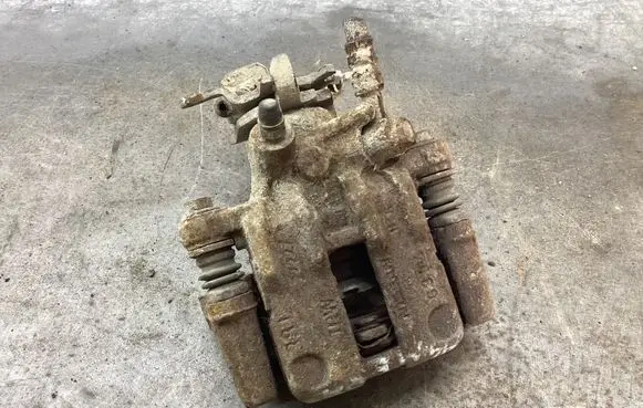 Nissan Almera N16 Rear brake caliper