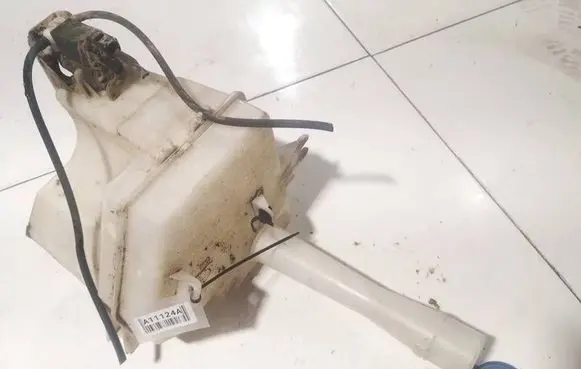 Hyundai i30 Windshield washer fluid reservoir/tank 9861021000