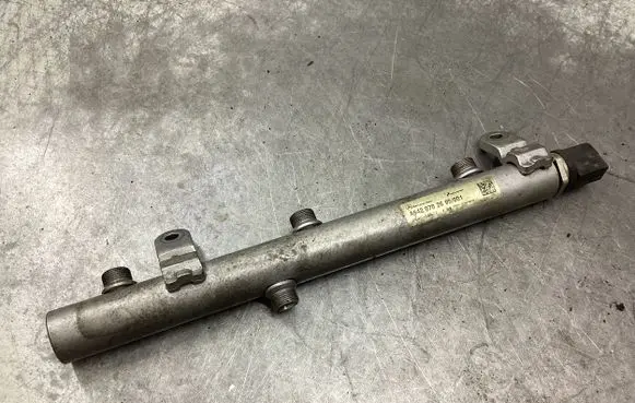 Chrysler 300 - 300C Fuel main line pipe A6420702695 0630100571