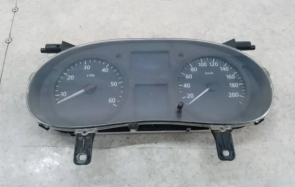 Renault Trafic I Speedometer (instrument cluster) 8200390132